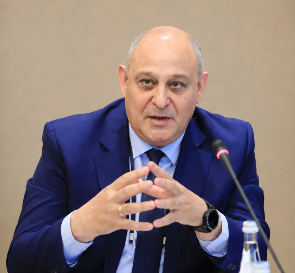 Dr. Iskandar Abdullaev
